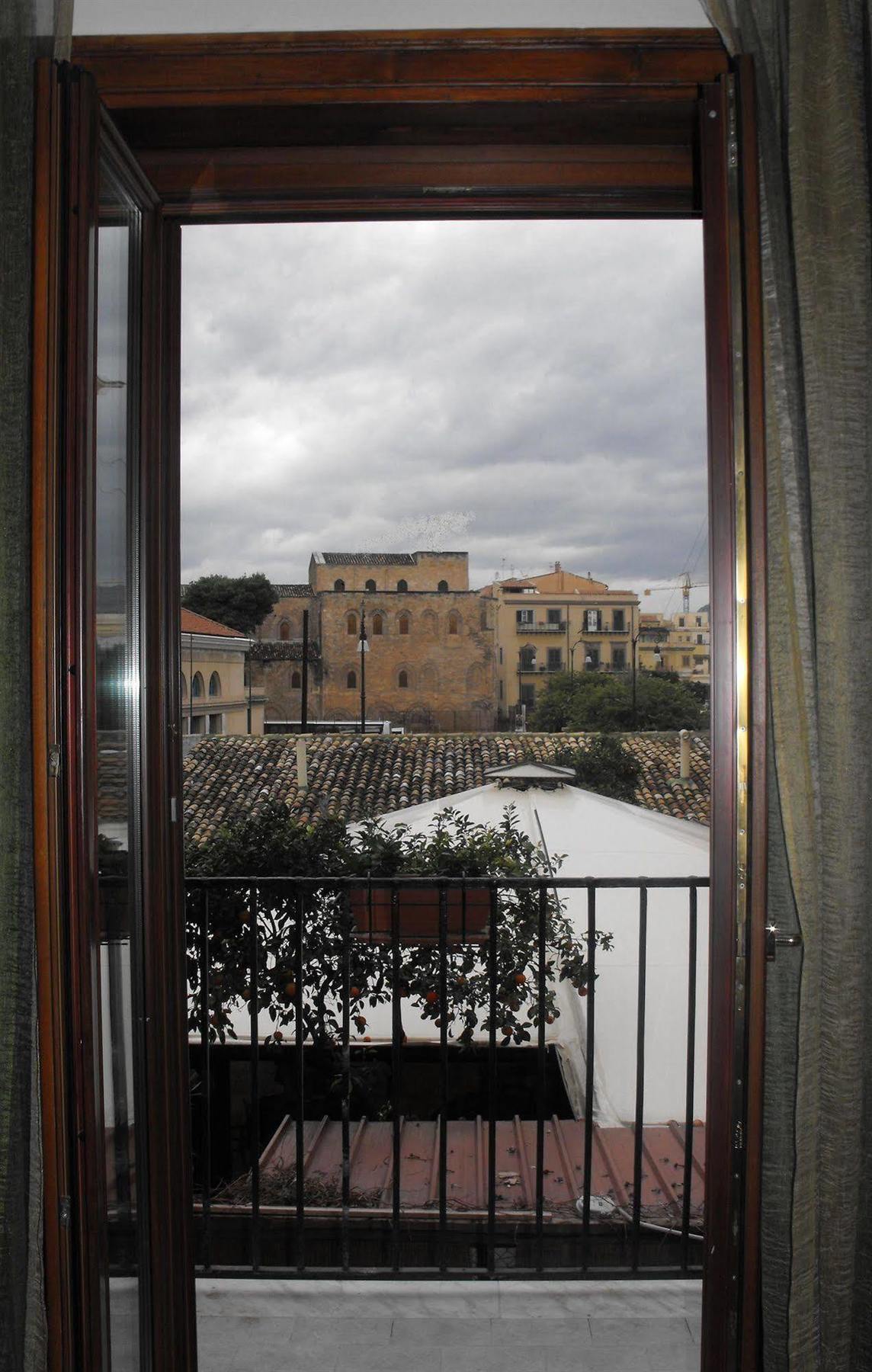 B&B Casa Degli Artisti Palermo Buitenkant foto